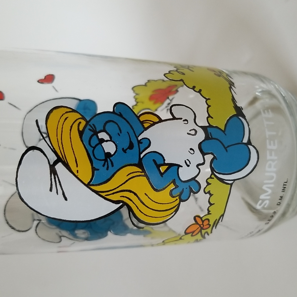 1982 Smurfette Collectible Glass